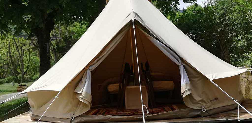 location vacances insolite en bord de rivière dans le Tarn